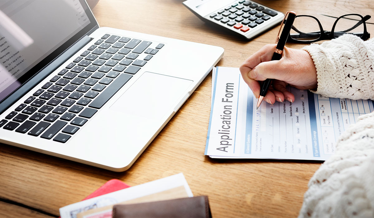 Accountant supporting client with Self Assessment tax return in Scunthorpe